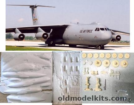 RCM 1/72 Lockheed C-141A or C-141B Starlifter plastic model kit